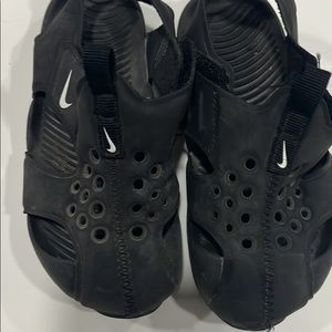 Youth Nike Sandals 8c